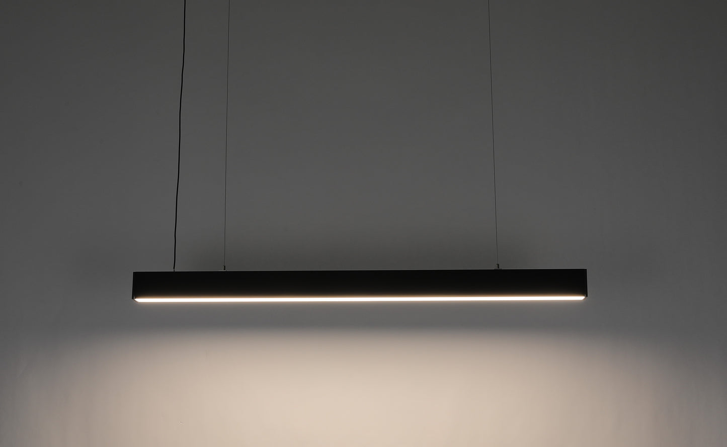 Линейный светодиодный светильник LED 40 Вт, черный (TEKLED)