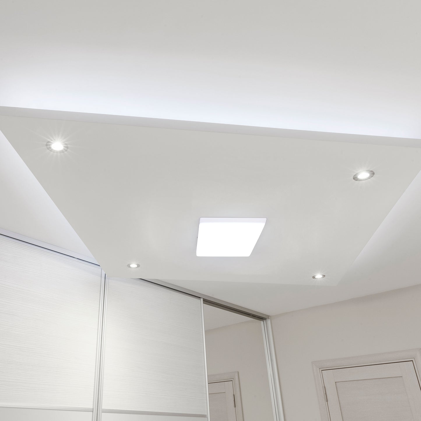 Светодиодная панель UNIVERSAL ROUND/QUADRO, 18W / 24W / 36W, 6000K