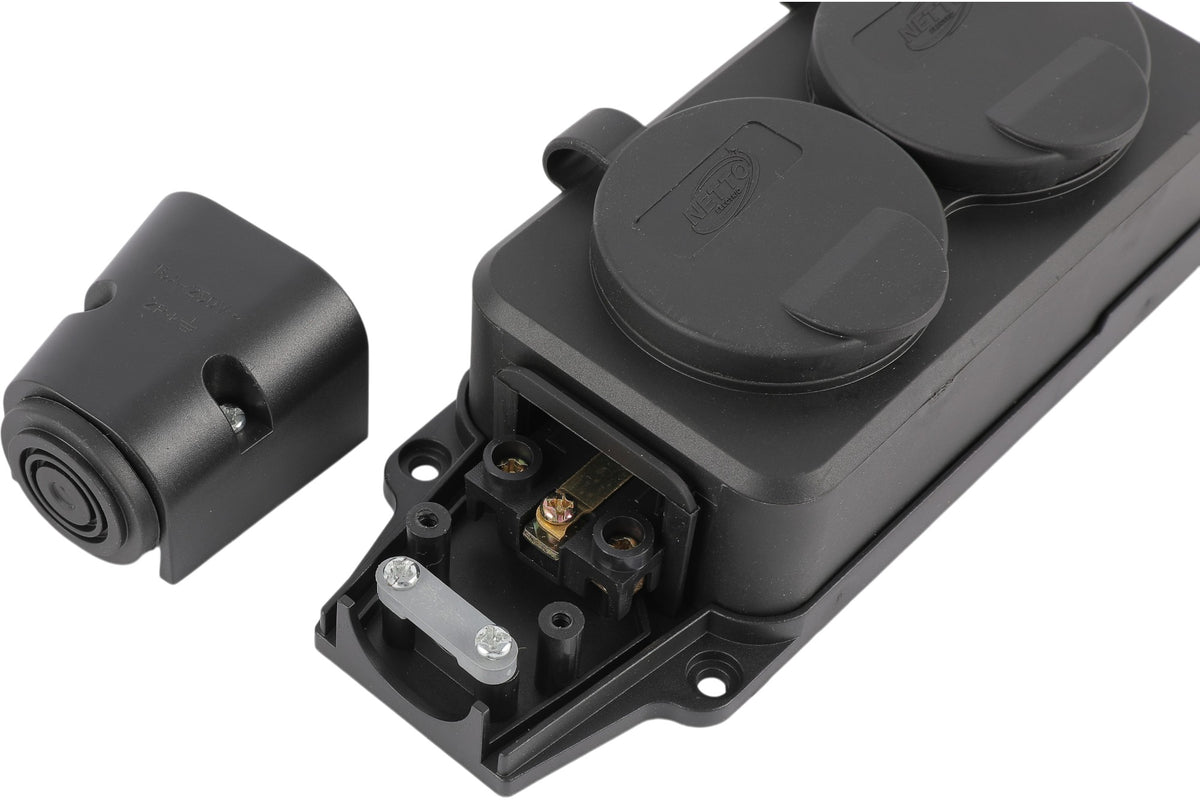 Розетка переносная 2-я с заземлением и крышками IP44, 16А, YK402P (TEKLED ELECTRIC)