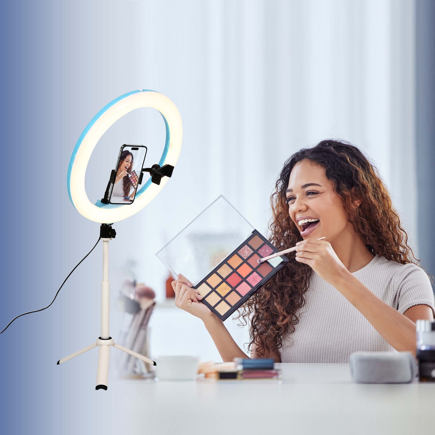 CCT басқаруымен талғампаз портативті жарықдиодты баған