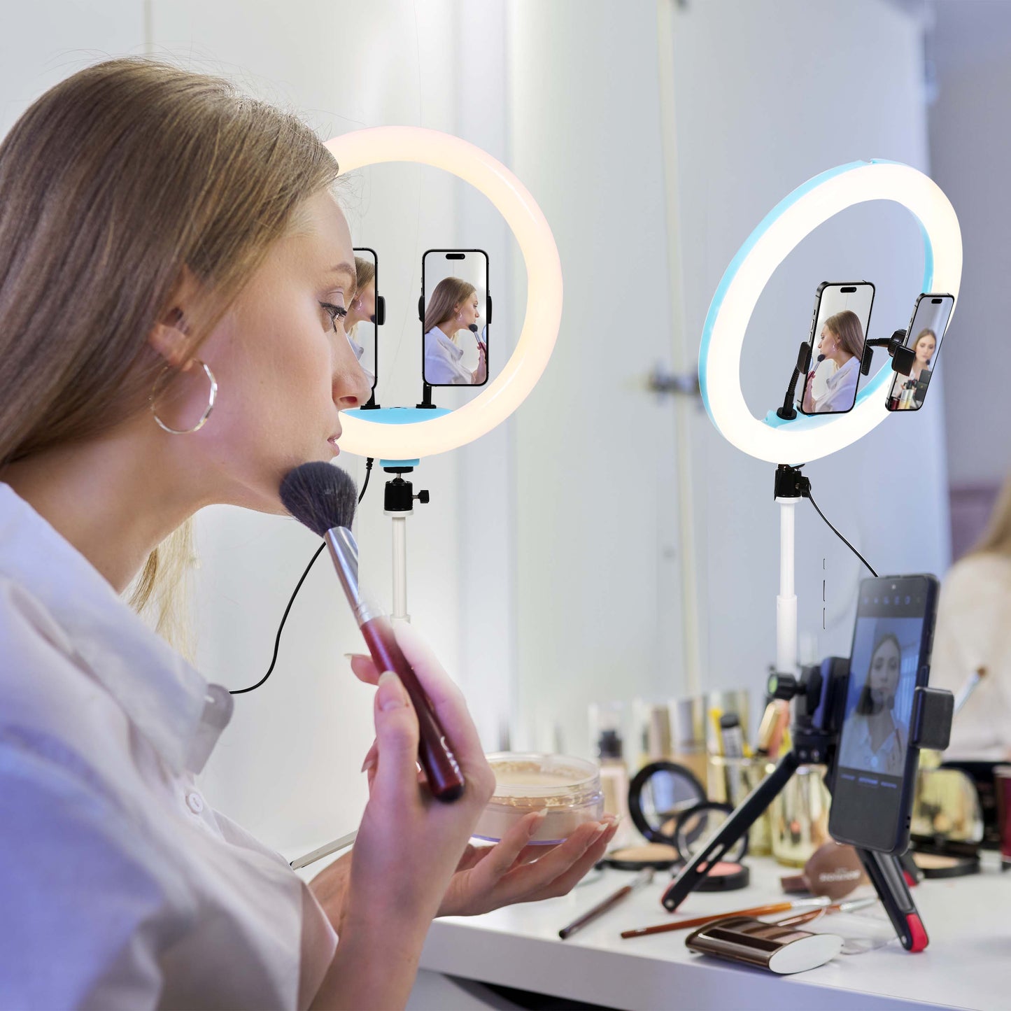 CCT басқаруымен талғампаз портативті жарықдиодты баған