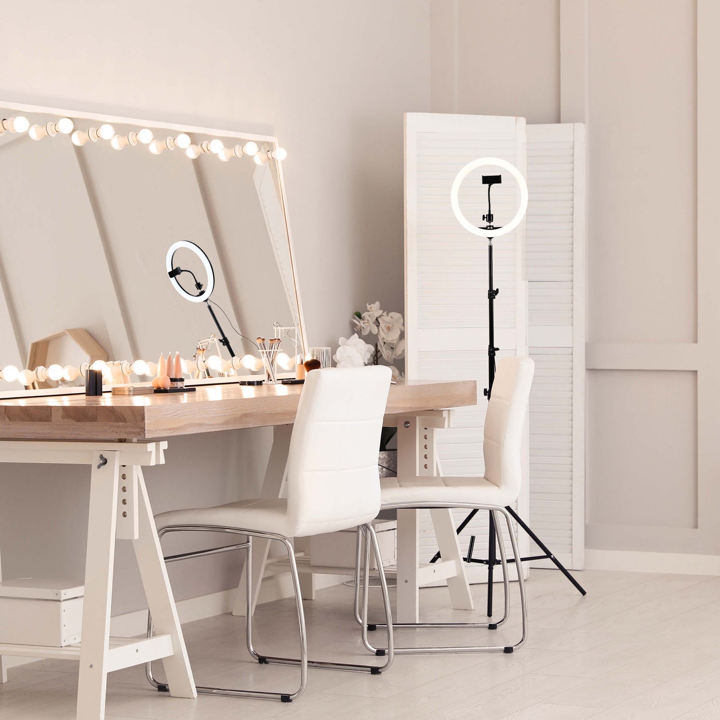 CCT басқаруымен талғампаз портативті жарықдиодты баған