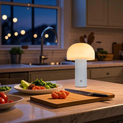 Современная LED-лампа в минималистичном дизайне в форме гриба