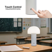 Современная LED-лампа в минималистичном дизайне в форме гриба