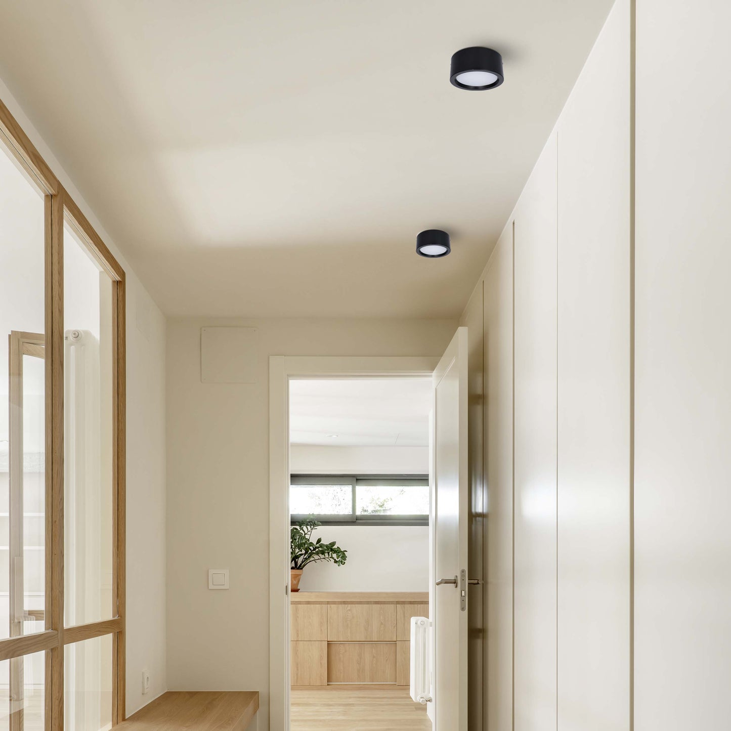 Современный светильник&nbsp; MIRA, накладной LED Downlight, 10W / 20W / 30W, 3CCT (4000K / 6000K), белый / чёрный, металлический корпус