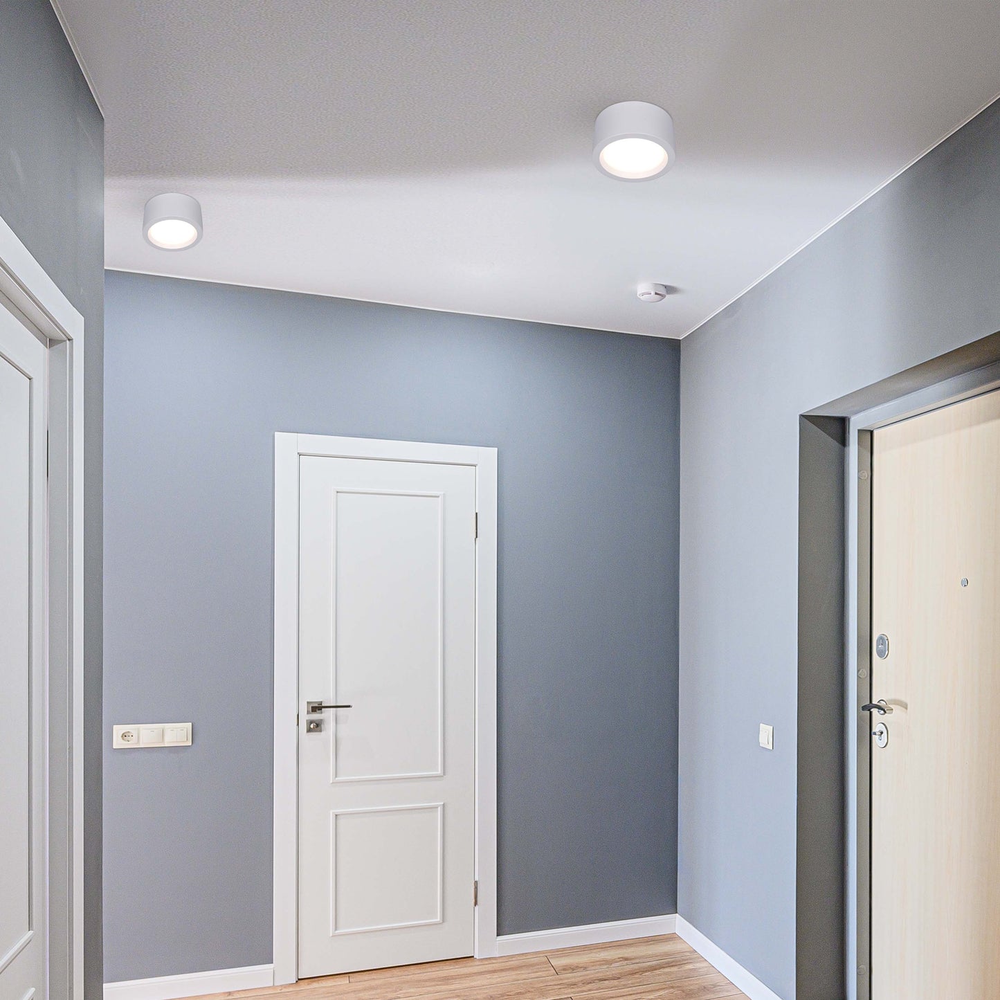 Современный светильник&nbsp; MIRA, накладной LED Downlight, 10W / 20W / 30W, 3CCT (4000K / 6000K), белый / чёрный, металлический корпус