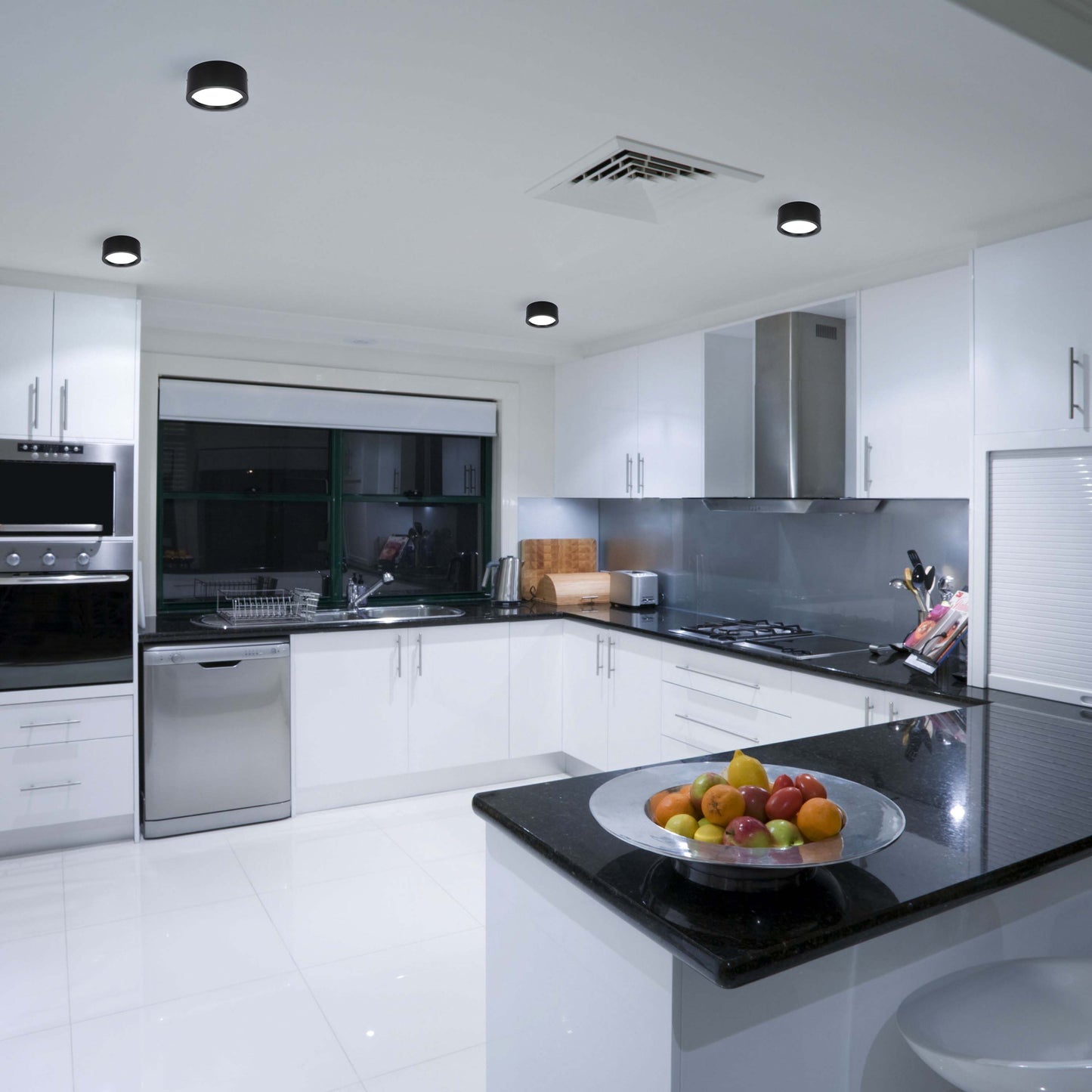 Современный светильник&nbsp; MIRA, накладной LED Downlight, 10W / 20W / 30W, 3CCT (4000K / 6000K), белый / чёрный, металлический корпус