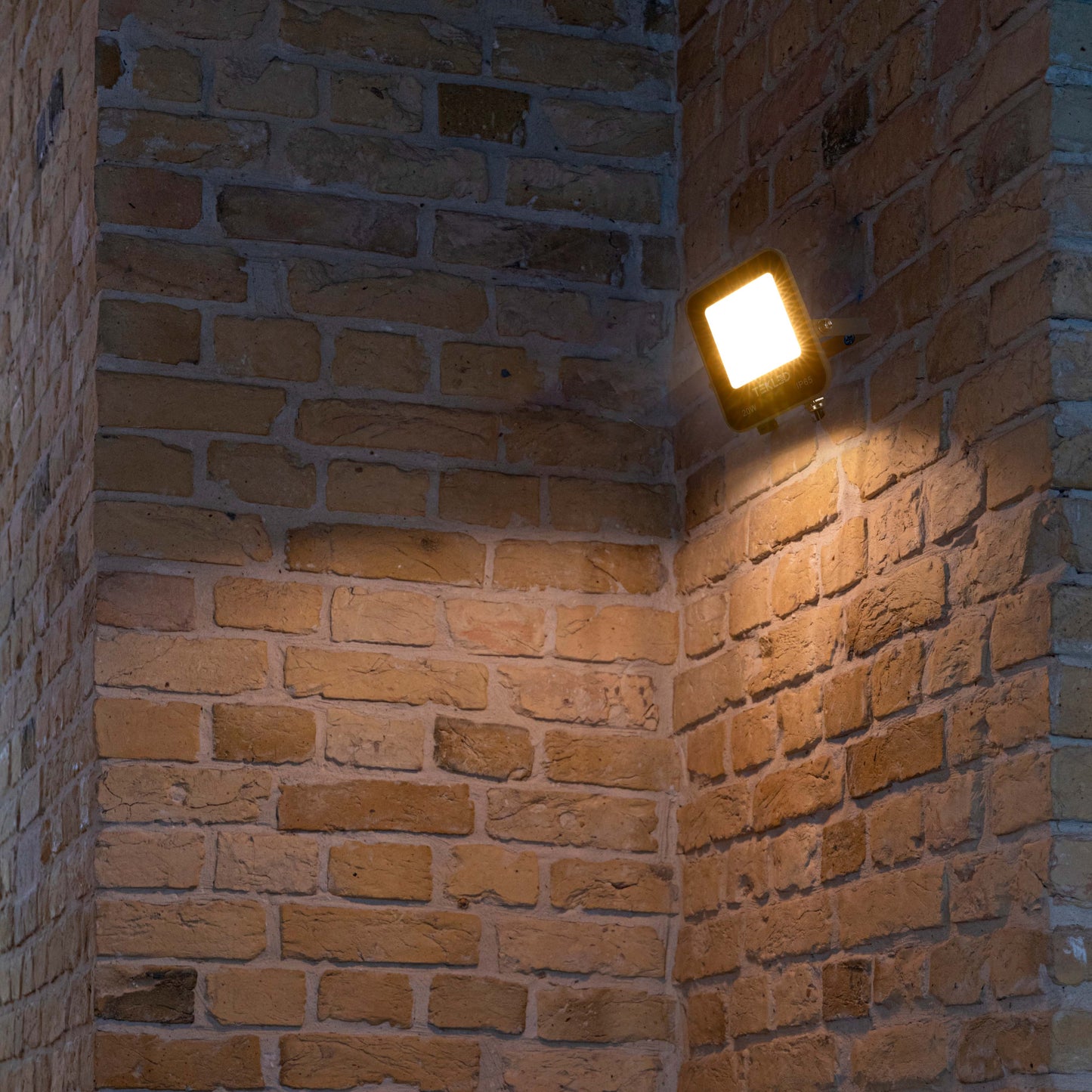 Прожектор LED NEW (20W/30W, Black, IP65)